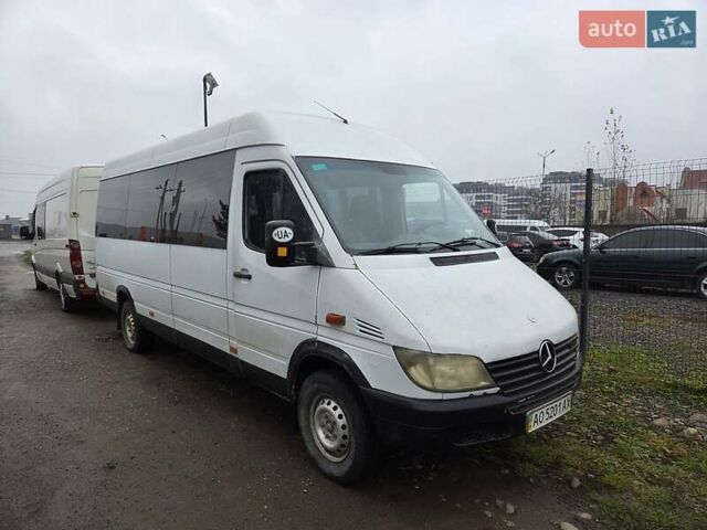 Белый Мерседес Sprinter, объемом двигателя 2.7 л и пробегом 349 тыс. км за 7500 $, фото 1 на Automoto.ua
