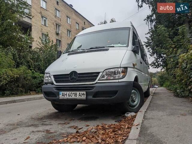 Белый Мерседес Sprinter, объемом двигателя 2.15 л и пробегом 600 тыс. км за 10300 $, фото 1 на Automoto.ua