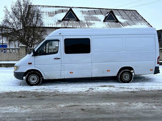 Белый Мерседес Sprinter, объемом двигателя 2.7 л и пробегом 1 тыс. км за 7900 $, фото 2 на Automoto.ua