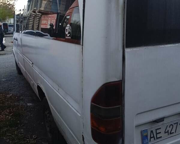 Мерседес Sprinter 2001 у Кам'янське (Дніпродзержинськ) на Automoto.ua Білий Мерседес Sprinter, об'ємом двигуна 2.15 л та пробігом 5 тис. км за 5000 $, фото 13 на Automoto.ua