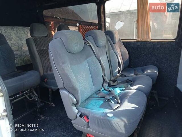 Белый Мерседес Sprinter, объемом двигателя 2.2 л и пробегом 250 тыс. км за 8200 $, фото 5 на Automoto.ua