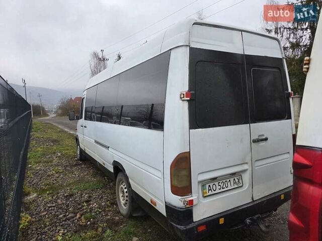 Белый Мерседес Sprinter, объемом двигателя 2.7 л и пробегом 349 тыс. км за 7500 $, фото 2 на Automoto.ua