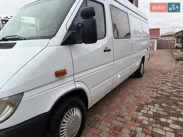 Белый Мерседес Sprinter, объемом двигателя 2.69 л и пробегом 600 тыс. км за 9250 $, фото 16 на Automoto.ua