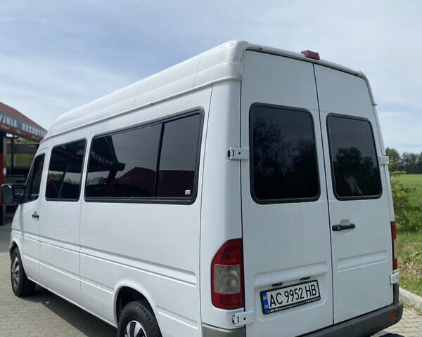 Белый Мерседес Sprinter, объемом двигателя 2.7 л и пробегом 335 тыс. км за 9500 $, фото 2 на Automoto.ua