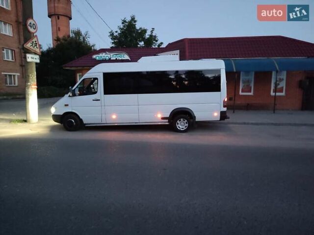 Белый Мерседес Sprinter, объемом двигателя 2.7 л и пробегом 700 тыс. км за 15000 $, фото 21 на Automoto.ua