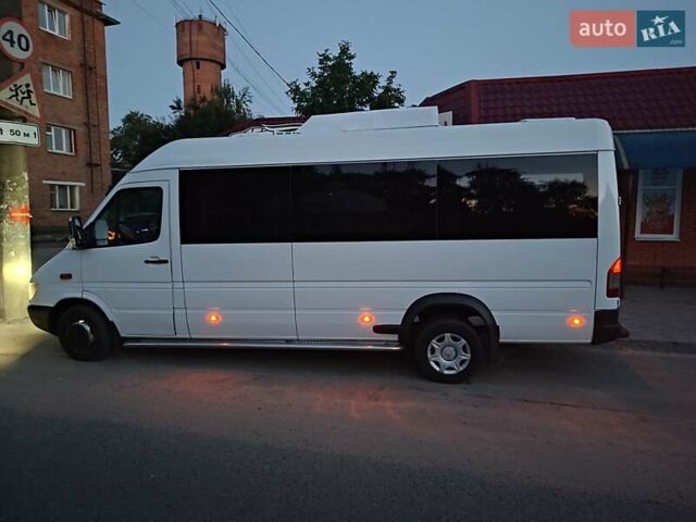 Белый Мерседес Sprinter, объемом двигателя 2.7 л и пробегом 700 тыс. км за 15000 $, фото 7 на Automoto.ua