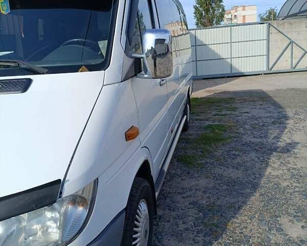 Белый Мерседес Sprinter, объемом двигателя 0 л и пробегом 5 тыс. км за 12500 $, фото 6 на Automoto.ua