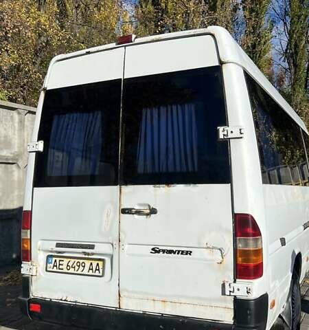 Білий Мерседес Sprinter, об'ємом двигуна 2.2 л та пробігом 902 тис. км за 7900 $, фото 2 на Automoto.ua