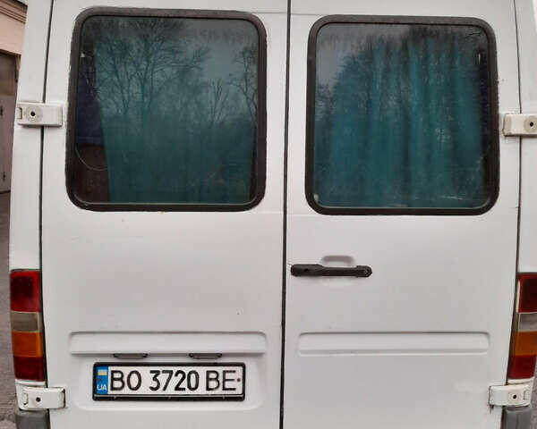 Белый Мерседес Sprinter, объемом двигателя 2.3 л и пробегом 500 тыс. км за 10000 $, фото 7 на Automoto.ua