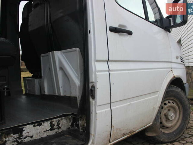 Білий Мерседес Sprinter, об'ємом двигуна 2.7 л та пробігом 590 тис. км за 7700 $, фото 16 на Automoto.ua
