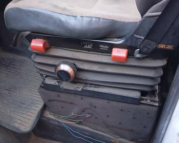 Мерседес Sprinter 2001 у Кам'янське (Дніпродзержинськ) на Automoto.ua Білий Мерседес Sprinter, об'ємом двигуна 2.15 л та пробігом 5 тис. км за 5000 $, фото 9 на Automoto.ua