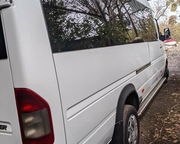 Белый Мерседес Sprinter, объемом двигателя 2.7 л и пробегом 700 тыс. км за 15000 $, фото 14 на Automoto.ua