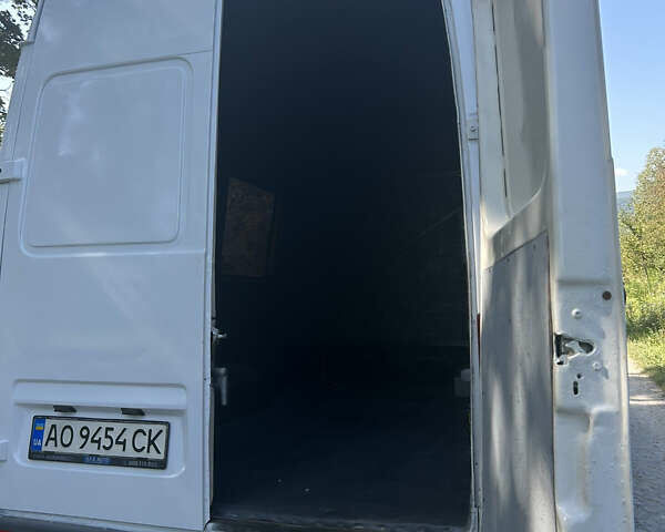 Белый Мерседес Sprinter, объемом двигателя 2.1 л и пробегом 300 тыс. км за 7300 $, фото 11 на Automoto.ua