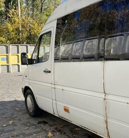 Білий Мерседес Sprinter, об'ємом двигуна 2.2 л та пробігом 902 тис. км за 7900 $, фото 3 на Automoto.ua
