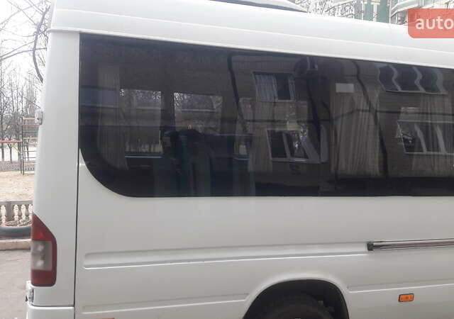 Белый Мерседес Sprinter, объемом двигателя 2.7 л и пробегом 850 тыс. км за 13000 $, фото 1 на Automoto.ua