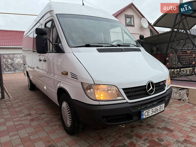 Белый Мерседес Sprinter, объемом двигателя 2.69 л и пробегом 600 тыс. км за 9250 $, фото 2 на Automoto.ua
