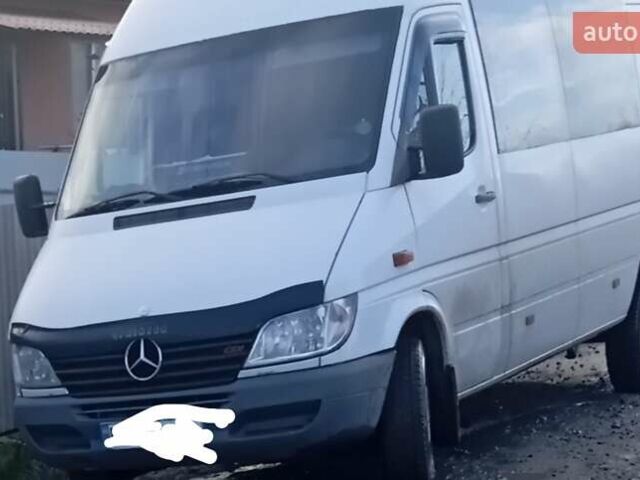 Белый Мерседес Sprinter, объемом двигателя 0 л и пробегом 555 тыс. км за 8000 $, фото 7 на Automoto.ua