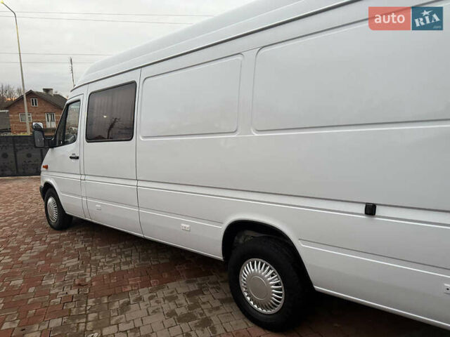 Белый Мерседес Sprinter, объемом двигателя 2.69 л и пробегом 600 тыс. км за 8999 $, фото 22 на Automoto.ua