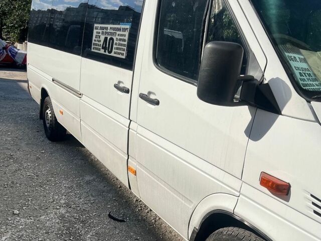 Белый Мерседес Sprinter, объемом двигателя 2.15 л и пробегом 542 тыс. км за 9600 $, фото 5 на Automoto.ua