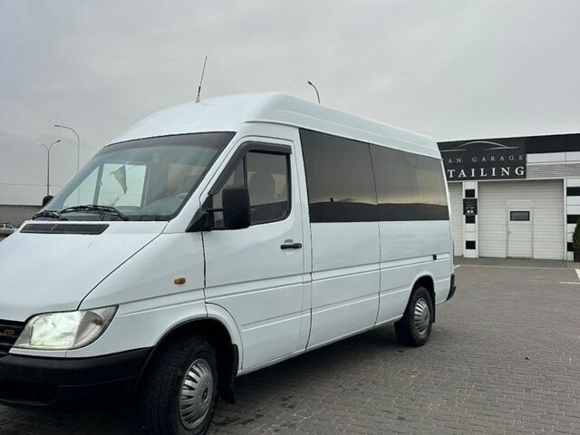 Белый Мерседес Sprinter, объемом двигателя 2.2 л и пробегом 495 тыс. км за 10000 $, фото 17 на Automoto.ua