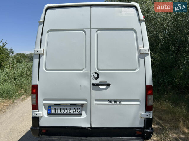 Белый Мерседес Sprinter, объемом двигателя 2.2 л и пробегом 685 тыс. км за 8200 $, фото 9 на Automoto.ua