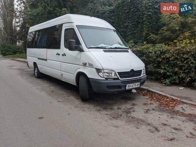 Белый Мерседес Sprinter, объемом двигателя 2.15 л и пробегом 600 тыс. км за 10300 $, фото 2 на Automoto.ua