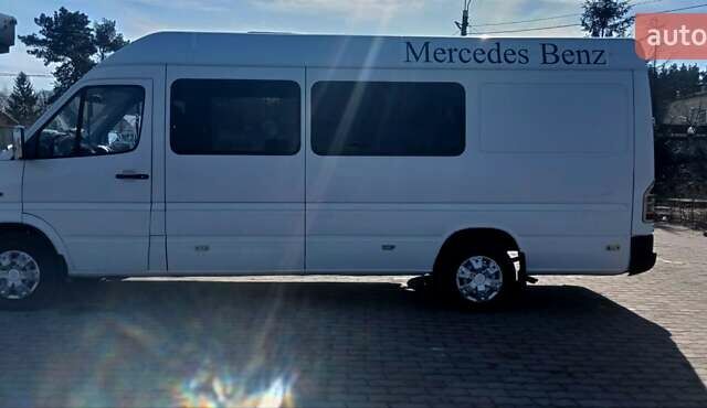 Белый Мерседес Sprinter, объемом двигателя 2.2 л и пробегом 250 тыс. км за 8200 $, фото 3 на Automoto.ua