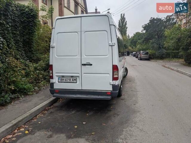 Белый Мерседес Sprinter, объемом двигателя 2.15 л и пробегом 600 тыс. км за 10300 $, фото 3 на Automoto.ua