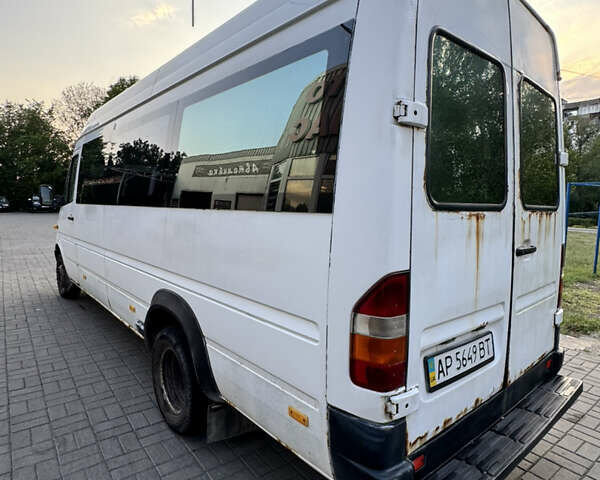 Мерседес Sprinter 2002 в Запорожье на Automoto.ua Белый Мерседес Sprinter, объемом двигателя 2.7 л и пробегом 473 тыс. км за 11300 $, фото 4 на Automoto.ua