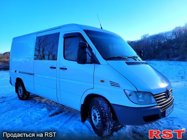 Белый Мерседес Sprinter, объемом двигателя 2.1 л и пробегом 490 тыс. км за 7400 $, фото 1 на Automoto.ua