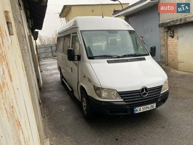 Белый Мерседес Sprinter, объемом двигателя 2.1 л и пробегом 310 тыс. км за 7200 $, фото 2 на Automoto.ua