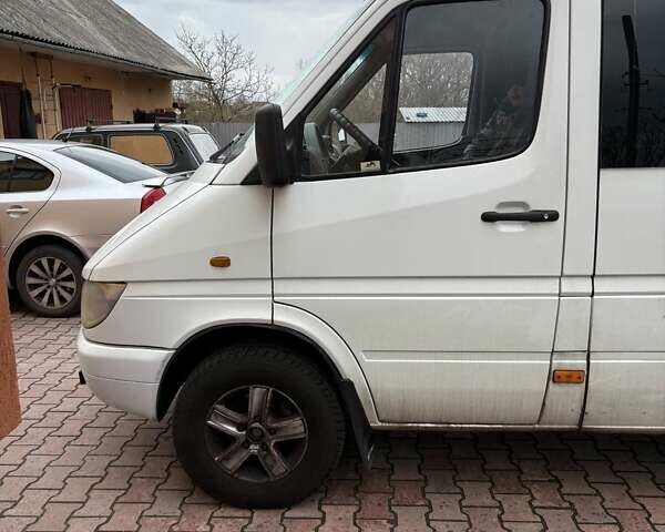Белый Мерседес Sprinter, объемом двигателя 2.15 л и пробегом 592 тыс. км за 6499 $, фото 16 на Automoto.ua