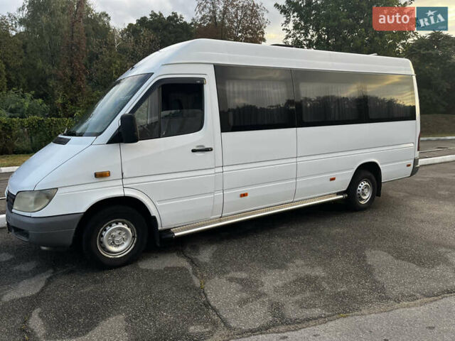 Белый Мерседес Sprinter, объемом двигателя 2.2 л и пробегом 10 тыс. км за 12999 $, фото 3 на Automoto.ua