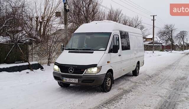 Белый Мерседес Sprinter, объемом двигателя 2.1 л и пробегом 500 тыс. км за 6950 $, фото 3 на Automoto.ua