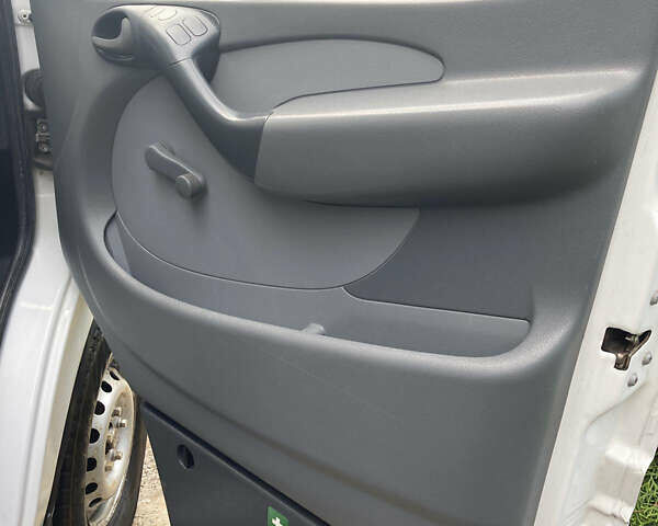 Білий Мерседес Sprinter, об'ємом двигуна 2.2 л та пробігом 468 тис. км за 9200 $, фото 14 на Automoto.ua