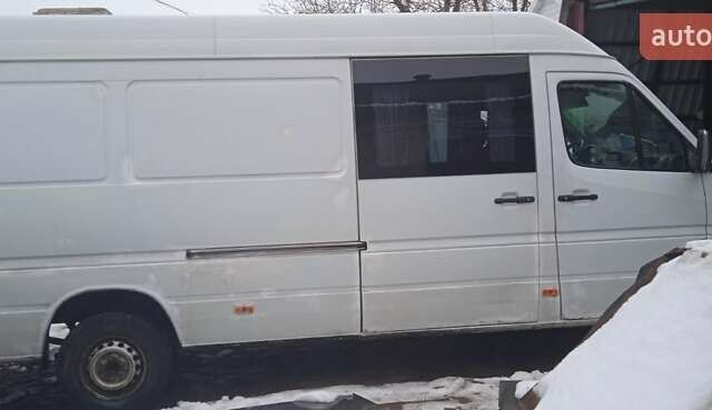 Белый Мерседес Sprinter, объемом двигателя 2.1 л и пробегом 500 тыс. км за 6950 $, фото 2 на Automoto.ua