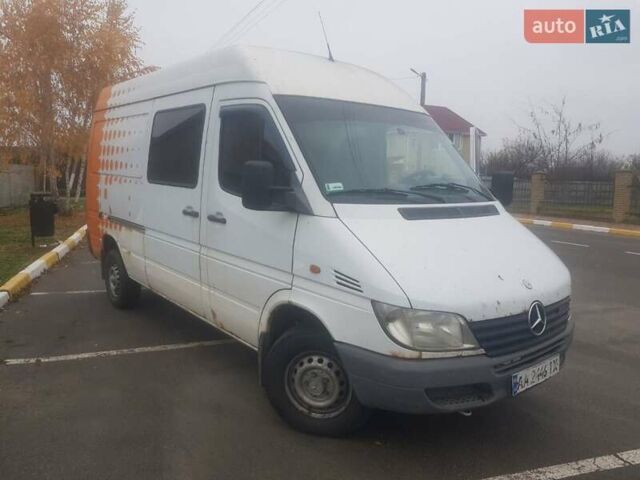Белый Мерседес Sprinter, объемом двигателя 2.15 л и пробегом 360 тыс. км за 5800 $, фото 2 на Automoto.ua