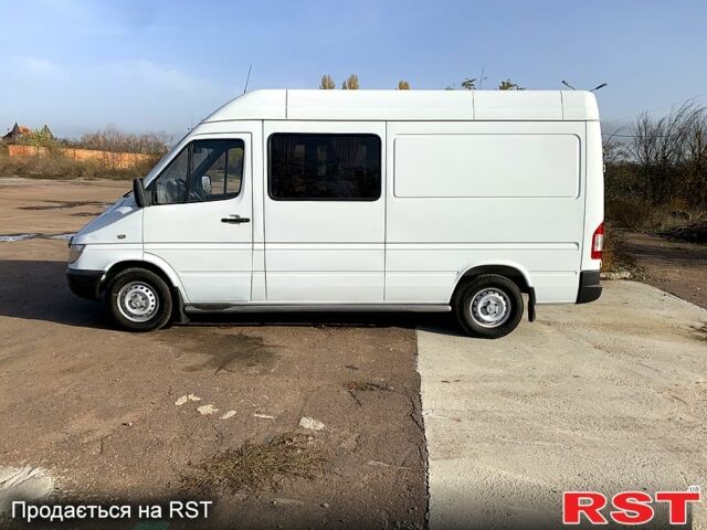 Белый Мерседес Sprinter, объемом двигателя 2.7 л и пробегом 526 тыс. км за 8500 $, фото 6 на Automoto.ua