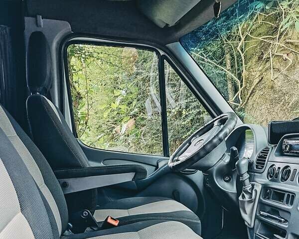 Білий Мерседес Sprinter, об'ємом двигуна 0 л та пробігом 400 тис. км за 9650 $, фото 7 на Automoto.ua