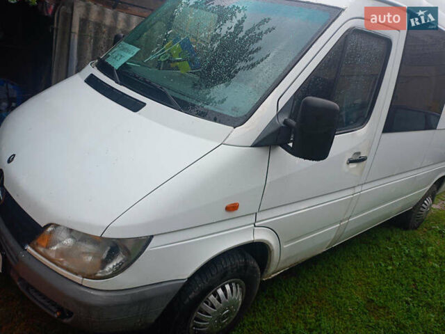 Белый Мерседес Sprinter, объемом двигателя 2.2 л и пробегом 552 тыс. км за 6700 $, фото 1 на Automoto.ua
