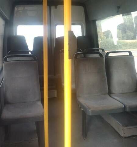 Белый Мерседес Sprinter, объемом двигателя 2.15 л и пробегом 200 тыс. км за 11000 $, фото 11 на Automoto.ua