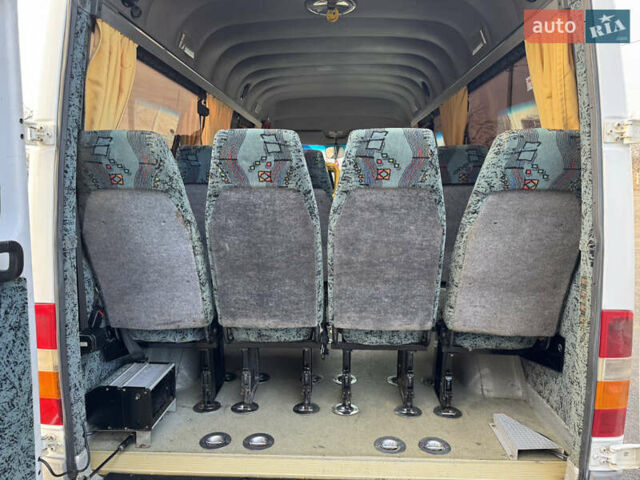 Белый Мерседес Sprinter, объемом двигателя 2.7 л и пробегом 593 тыс. км за 12500 $, фото 20 на Automoto.ua