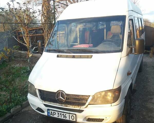 Білий Мерседес Sprinter, об'ємом двигуна 2.15 л та пробігом 200 тис. км за 4500 $, фото 1 на Automoto.ua