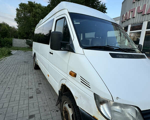 Мерседес Sprinter 2002 в Запорожье на Automoto.ua Белый Мерседес Sprinter, объемом двигателя 2.7 л и пробегом 473 тыс. км за 11300 $, фото 2 на Automoto.ua
