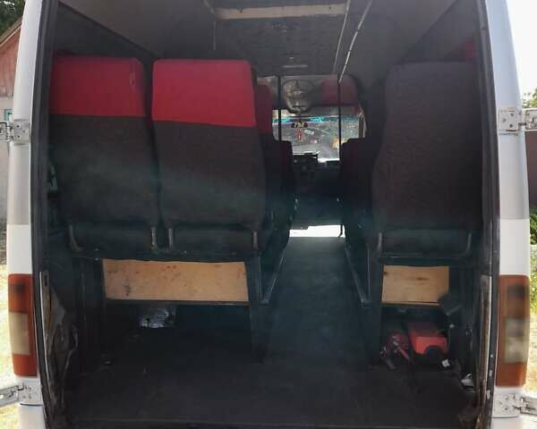 Белый Мерседес Sprinter, объемом двигателя 2.15 л и пробегом 120 тыс. км за 8500 $, фото 5 на Automoto.ua