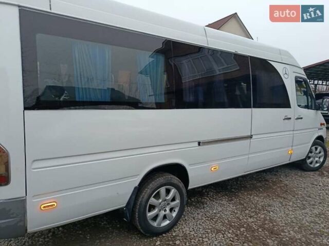 Белый Мерседес Sprinter, объемом двигателя 2.2 л и пробегом 530 тыс. км за 9000 $, фото 18 на Automoto.ua