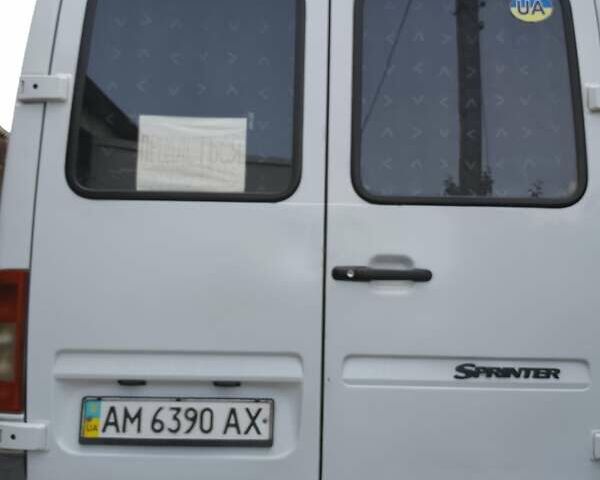 Белый Мерседес Sprinter, объемом двигателя 2.1 л и пробегом 350 тыс. км за 8300 $, фото 16 на Automoto.ua