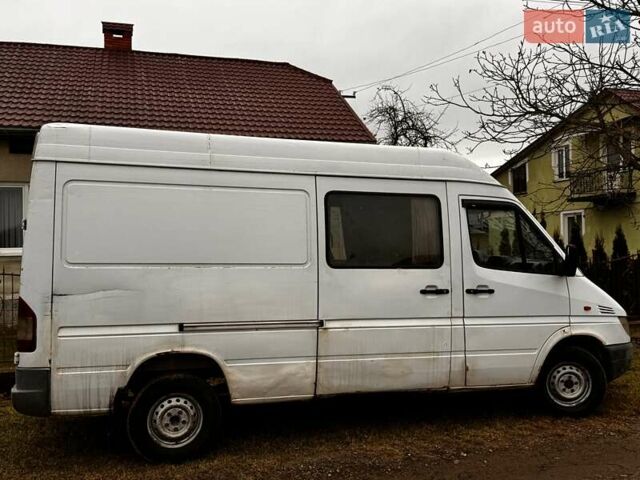 Белый Мерседес Sprinter, объемом двигателя 2.19 л и пробегом 560 тыс. км за 5200 $, фото 6 на Automoto.ua