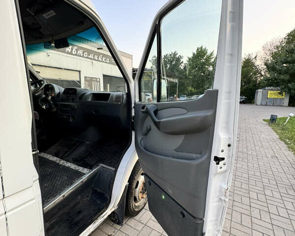 Мерседес Sprinter 2002 в Запорожье на Automoto.ua Белый Мерседес Sprinter, объемом двигателя 2.7 л и пробегом 473 тыс. км за 11300 $, фото 7 на Automoto.ua