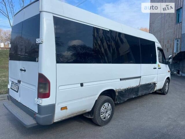 Белый Мерседес Sprinter, объемом двигателя 2.15 л и пробегом 252 тыс. км за 7200 $, фото 3 на Automoto.ua